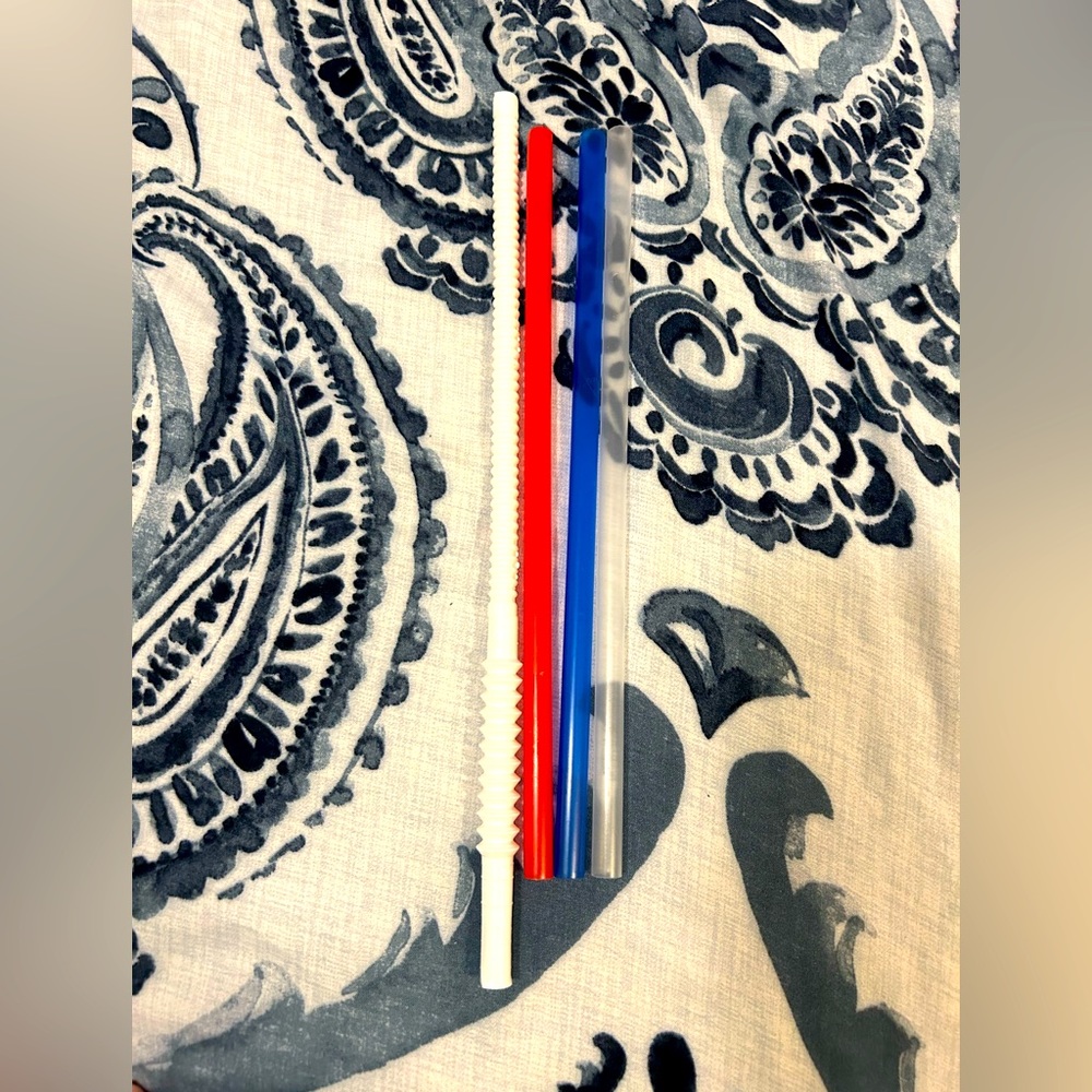 4 Straws